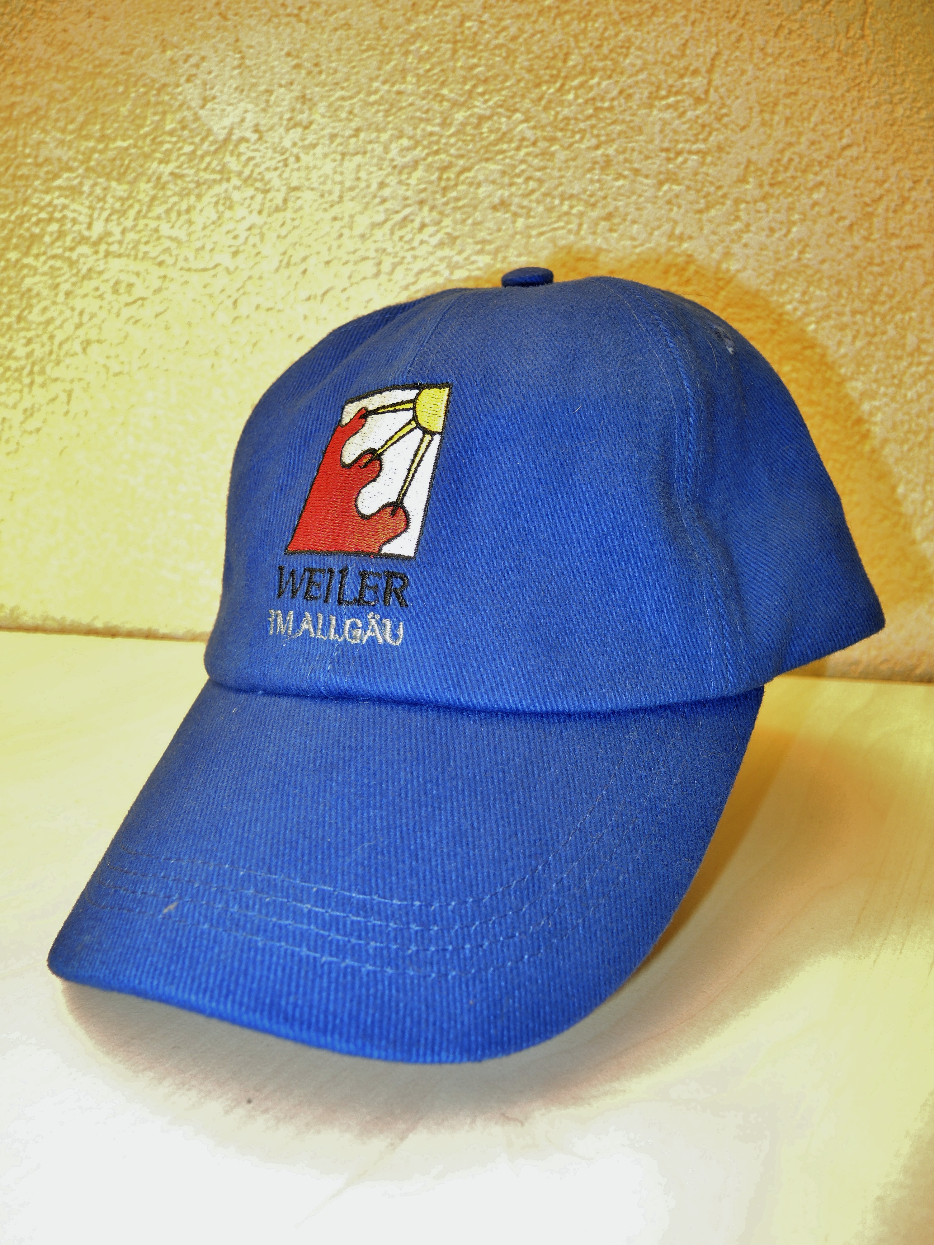  blaue Kappe mit Weiler-Logo drauf - das Bild wird mit Klick vergrößert 